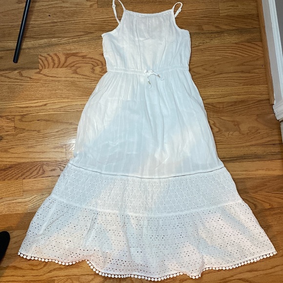White summer dress - Picture 1 of 8